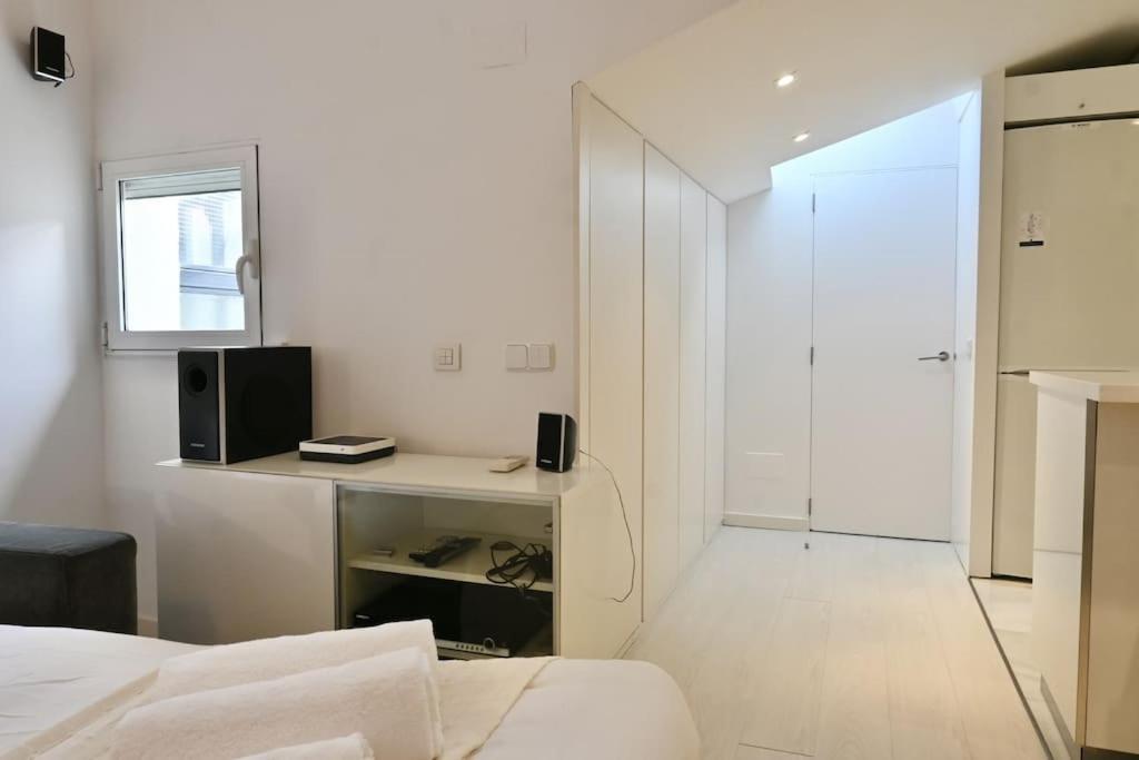 For You Rentals Apartamento Temporal Con Encanto A Pocos Metros Del Sol Myr13 マドリード エクステリア 写真