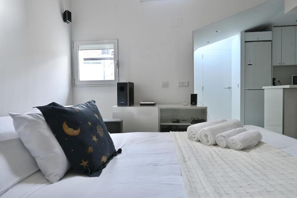 For You Rentals Apartamento Temporal Con Encanto A Pocos Metros Del Sol Myr13 マドリード エクステリア 写真